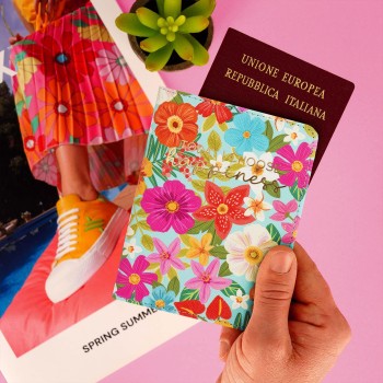 Legami - Porta Passaporto Flowers - Passport Holder
